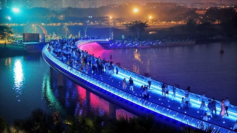 Cầu Ánh Sao Sài Gòn - Điểm đến về đêm hấp dẫn cho giới trẻ
